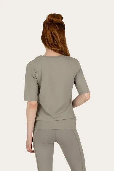 Urban Goddess Urban Goddess Dry Fit Yoga Shirt Kami, Smokey quartz (grau), – Produktbild 3 von 4