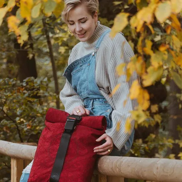 Airpaq Airpaq Rucksack aus Automaterial, Rot, – Produktbild 2 von 4