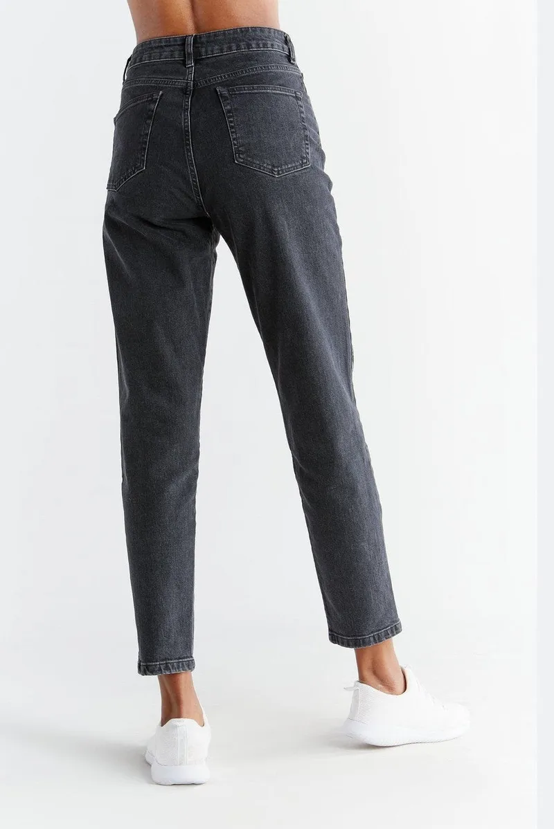 Evermind Evermind Damen vegan Jeans Mom Fit Carbon Gray, Dunkelgrau, – Produktbild 2 von 2