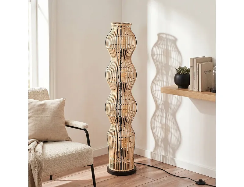 hofstein Stehlampe Stehlampe im skandinavischen Design mit Schirm aus Bambus in Natur, ohne Leuchtmittel, Stehleuchte im Boho-Style mit Lichteffekt und Fußschalter, E27, 110 cm, Beige|schwarz, – Produktbild 2 von 5