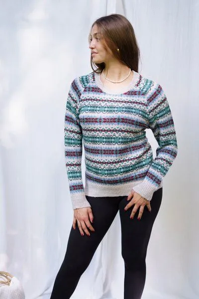 Haus of Namaste Haus of Namaste Handgefertigter Fair-Isle-Pullover | 100 % Lammwolle auf Haferflockenbasis | Nordischer Strickpullover | Nachhaltig und fair – Produktbild 3 von 4