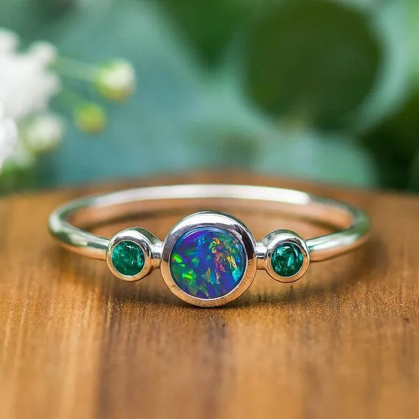 Spirit of Island Spirit of Island Silber Ring "Opal Universe" | Opal & Smaragd – Produktbild 1 von 7