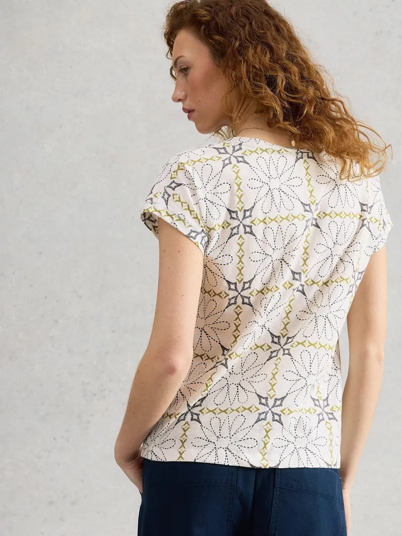 White Stuff T-Shirt Nelly mit Keilausschnitt - 50, Weiß print, – Produktbild 4 von 4