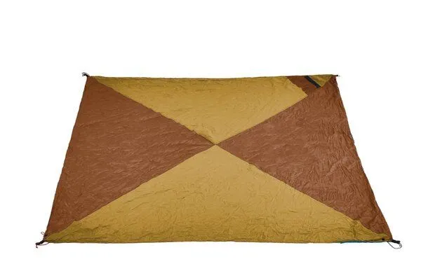 Ticket to the Moon Ticket to the Moon faltbares Strandtuch "Travel Blanket" aus schnelltrocknender Fallschirmseide, Sand/copper, – Produktbild 2 von 5