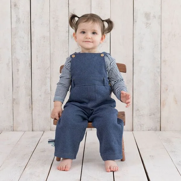 OrganicEra Baby-Latzhose Unisex 'OrganicEra' aus Bio-Baumwolle, Indigo melange (blau), – Produktbild 2 von 3