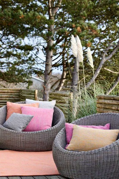 liv interior liv interior Recyceltes In-/Outdoor Kissen MELANGE, Pink, – Produktbild 2 von 4