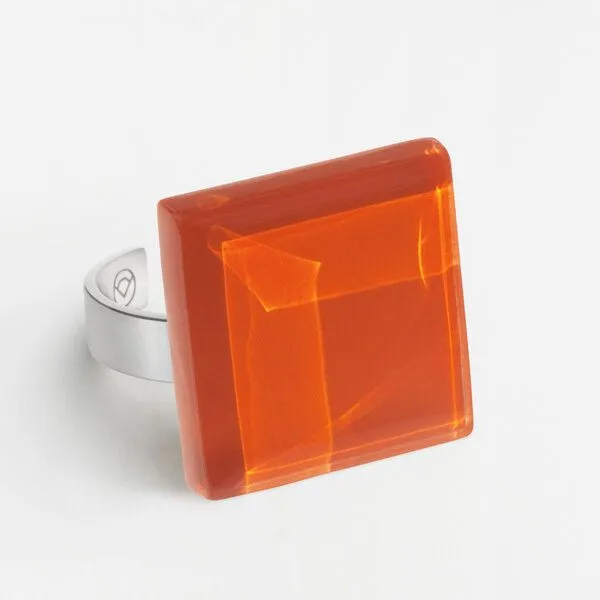 ALEXASCHA ALEXASCHA Geometrischer Statement Ring aus Glas PUREFORM, Orange, – Produktbild 1 von 4