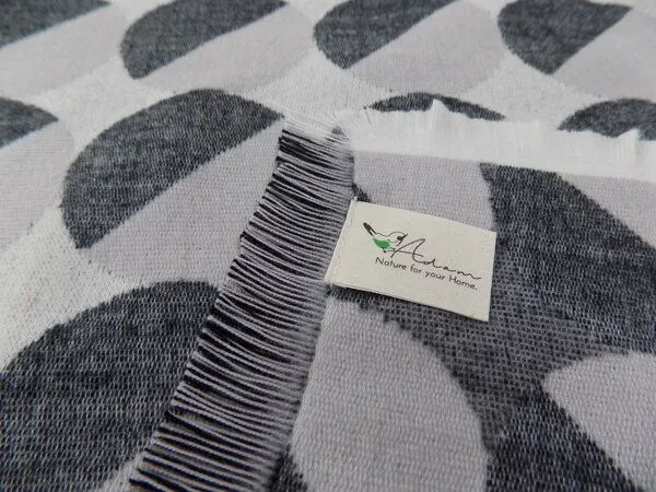 Nature by Adam Nature by Adam Kuscheldecke aus 100% Bio-Baumwolle - Made in Germany - Circles, Dunkelgrau, – Produktbild 2 von 3
