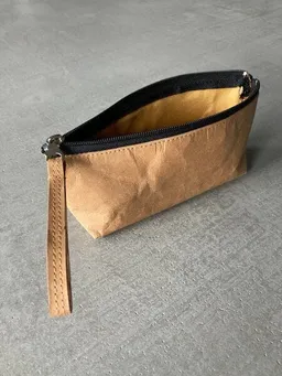BY COPALA BY COPALA Federmappe / Etui / Kulturbeutel aus Kraftpapier – Produktbild 1 von 1