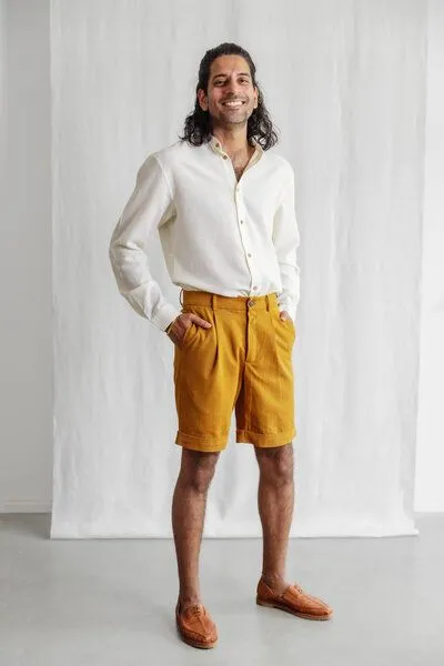 Jyoti - Fair Works Jyoti - Fair Works Bio-Baumwoll Shorts Neem, Curry, – Produktbild 2 von 4