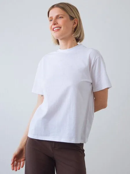 Honest Basics Honest Basics Damen Oversized T-Shirt aus Bio- und recycelter Baumwolle, Weiß, – Produktbild 2 von 4