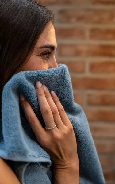 Pamukia Pamukia GOTS Frottee Handtuch | 650 GMS | aus 100 % zertifizierter Bio-Baumwolle | Essence Kollektion, Blau, – Produktbild 7 von 7