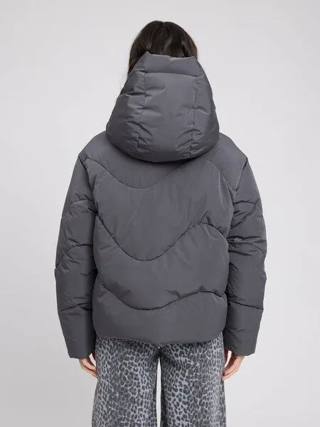 Mazine Mazine Damen Waves Quilt Kurze Puffer Jacke, Dark grey (grau), – Produktbild 2 von 4