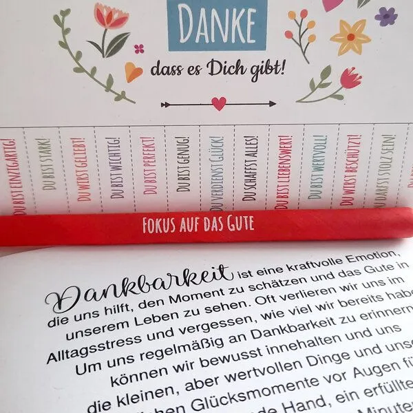 Ideenverlag Hamburg Ideenverlag Hamburg Gedankenglas® Glücksmomente-Set mit Holzdeckel, Notizblock, Stift & Buch | Achtsamkeitsglas & nachhaltiges Geschenk für Frauen – Produktbild 2 von 4