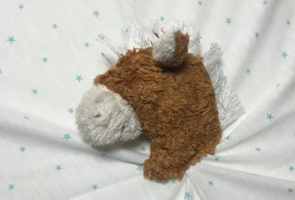 Pat und Patty Pat und Patty Personalisertes Schmusetuch/ Schnuffeltuch, Greifling "Pferd" ,Farbe : beige oder messing, 100 % Baumwolle-kbA, Messing, – Produktbild 2 von 4