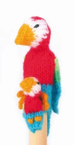 El Puente El Puente Gestrickte Fingerpuppe "Papagei mit Kind" | Fair Trade & Handmade aus Peru – Produktbild 1 von 1