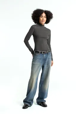 Kings Of Indigo Kings of Indigo Damen vegan Jeans Joan Jim Phoenix Blue Dirt – Produktbild 1 von 1