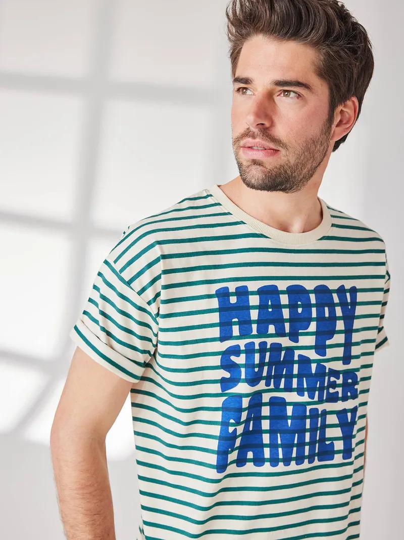 Vertbaudet Capsule Collection: Eltern T-Shirt HAPPY SUMMER FAMILY, Grün gestreift, – Produktbild 2 von 4