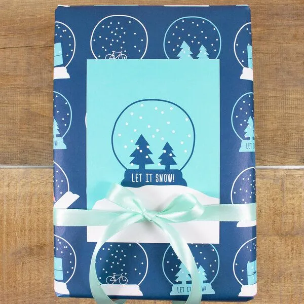 Bow & Hummingbird Bow & Hummingbird Postkarte Let it snow! – Produktbild 2 von 3