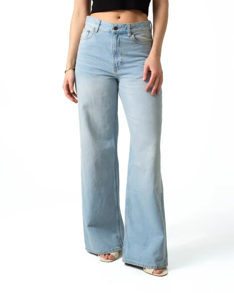 Kuyichi Kuyichi Damen vegan Jeans Harper Locker Schlaghose Hellblau, Hellblau, – Produktbild 1 von 2