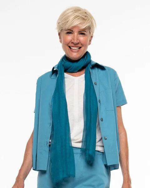 Alma & Lovis Alma & Lovis Sportiv-elegante Hemdbluse aus Organic Cotton | Popeline Short Blouse, Atlantik (blau), – Produktbild 1 von 4