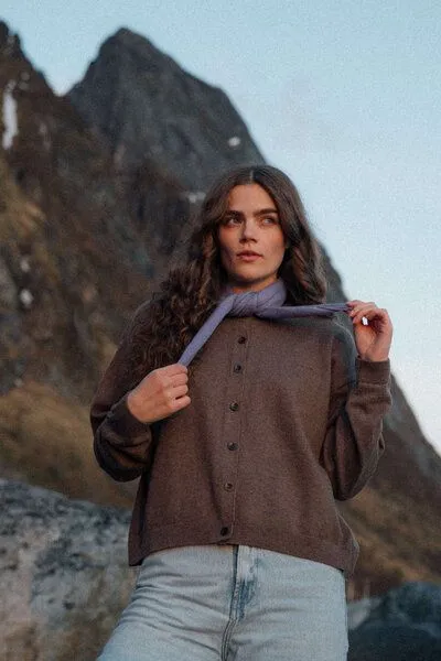 Kopyto Kopyto SAJMIRI RWS – leichter Damen-Cardigan aus Merinowolle, Braun, – Produktbild 1 von 4