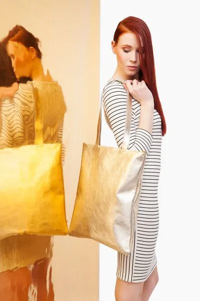 ELEKTROPULLI Ledertasche FIRU von ElektroPulli, Gold, – Produktbild 3 von 4