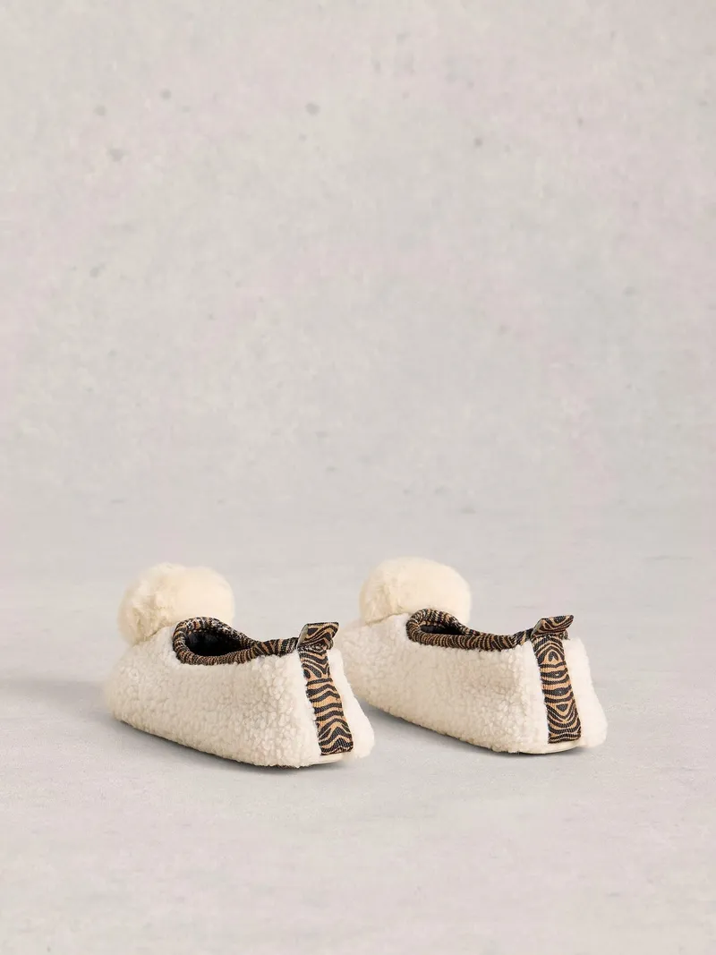 White Stuff Ballerina-Hausschuhe mit Bommel - M, Blasses elfenbein, – Produktbild 4 von 4