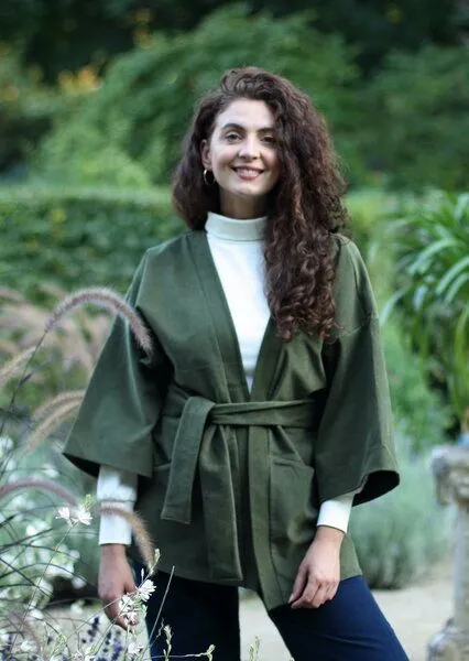 ManduTrap ManduTrap Elegante Kimonojacke aus Biobaumwolle – Cord in Grün, Blau oder Berry mit Gürtel und Taschen, Grün, – Produktbild 1 von 5