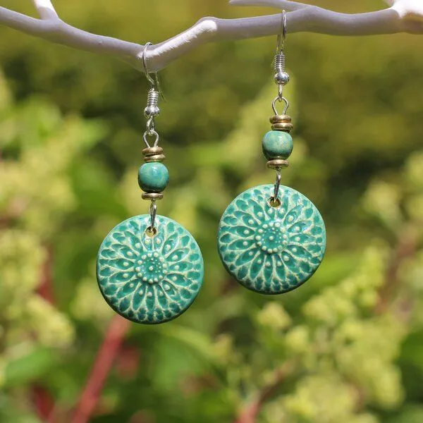 Schönes aus Indochina Schönes aus Indochina Schmuck Ohrringe aus Keramik Lotus, Blume und Fächer, Grün, – Produktbild 1 von 3
