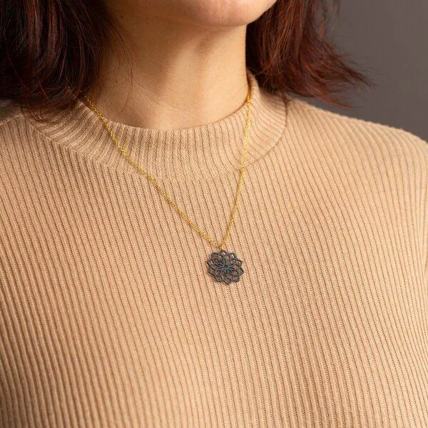 feinformart feinformart Kette mit Holzanhänger 'Mandala', Schwarz, – Produktbild 5 von 5