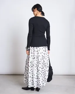 JAN N JUNE JAN N JUNE Damen vegan Longsleeve Buttoned Serpens Schwarz – Produktbild 1 von 1