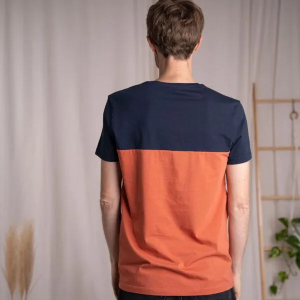 Vresh Clothing Vresh Clothing Olav - Classic Fit Colourblock T-Shirt aus Biobaumwolle, Navy/clay, – Produktbild 2 von 3
