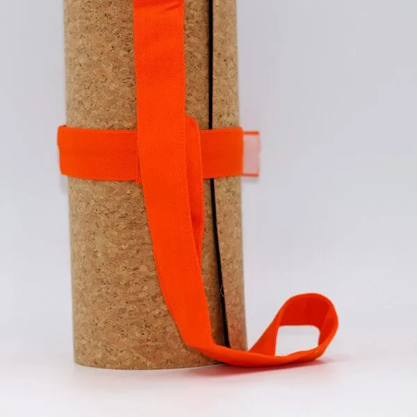 BAGHI BAGHI Yogamatte Kork 183x65cm mit Tragegurt, Orange, – Produktbild 4 von 4