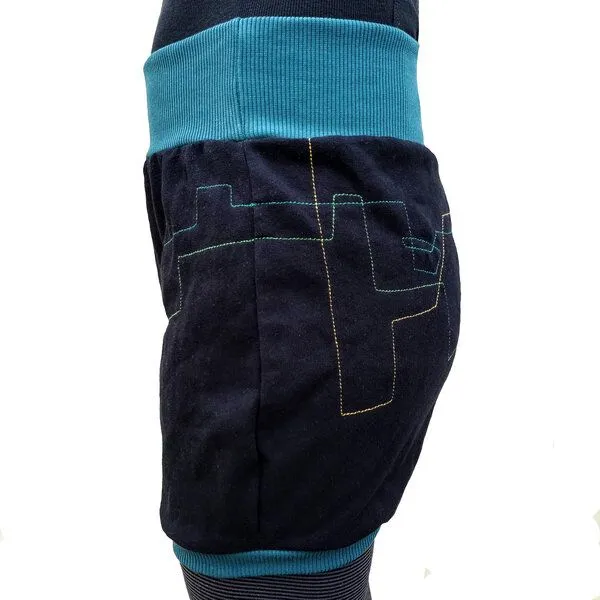 liebewicht Sweatrock Ballonrock Unikat liebewicht mit bunten Stickereien 3 Längen nach Wahl, Schwarz/grün, – Produktbild 5 von 5