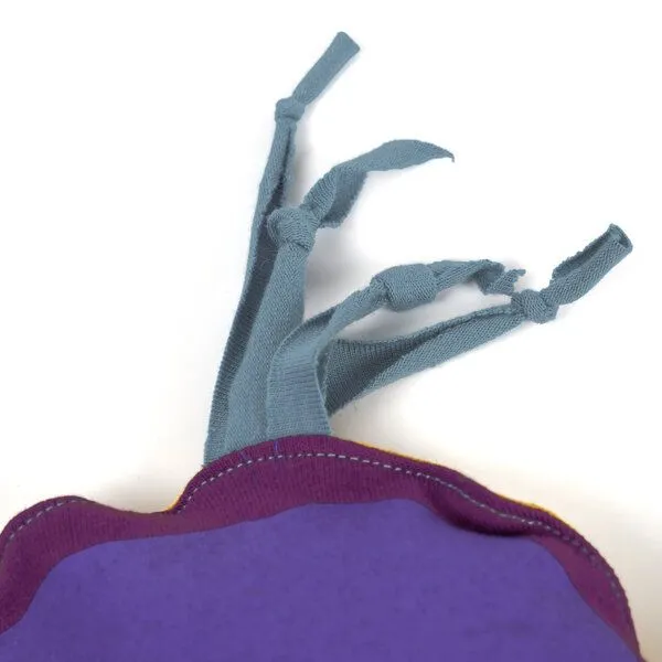 HANDGEDRUCKT Knisterkissen HANDGEDRUCKT Wal, Aubergine, – Produktbild 4 von 4