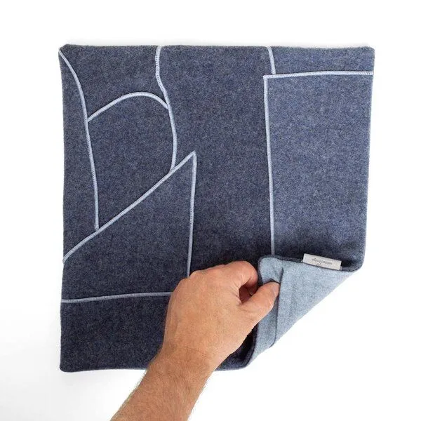 nahtur-design nahtur-design Dekokissen "zero-waste" aus kuscheliger Schurwolle | Unikate, Trine, – Produktbild 1 von 4