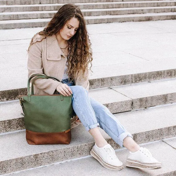 BOWLEANIES TASCHEN BOWLEANIES TASCHEN Shopper & Umhängetasche aus Lederfaserstoff mit Reißverschluss, Khaki & braun, – Produktbild 2 von 4