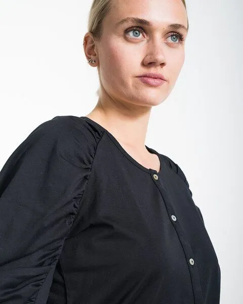 Alma & Lovis Alma & Lovis Shirtbluse aus Bio-Baumwolle | Ruffle Blouse, Schwarz, – Produktbild 2 von 4