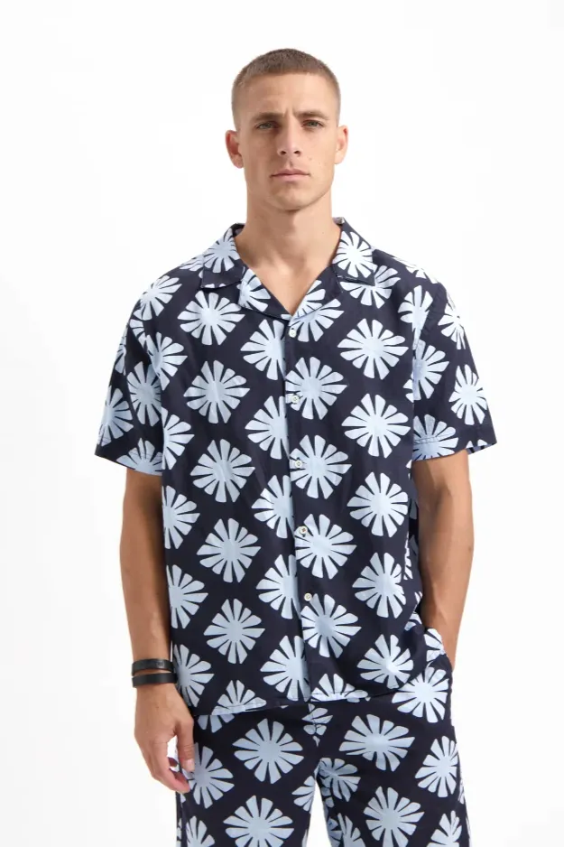 Kuyichi Kuyichi Herren vegan Hemd Robby Gedruckt Ss Mitternachtsblau, Extra dunkelblau, – Produktbild 2 von 2