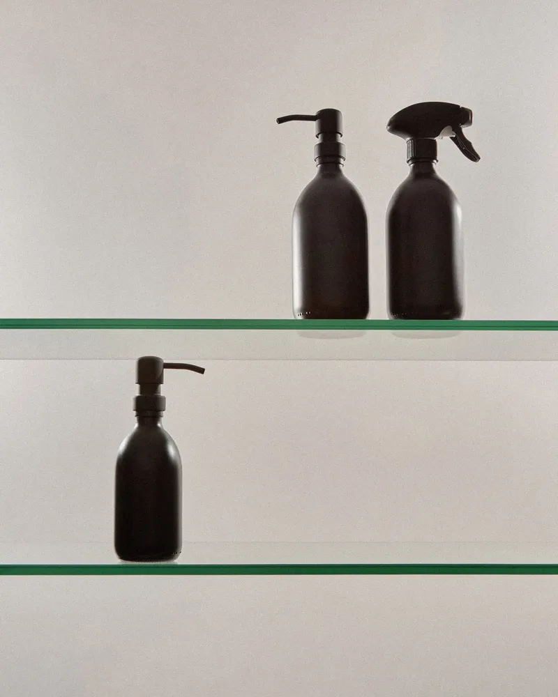 Schwarze Sprühflasche – Produktbild 4 von 4