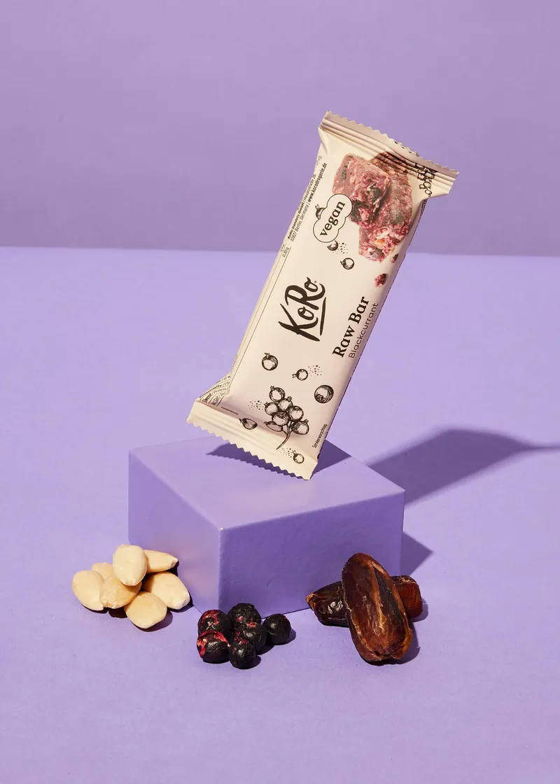KoRo Raw Bar Blackcurrant 50 g – Produktbild 2 von 5
