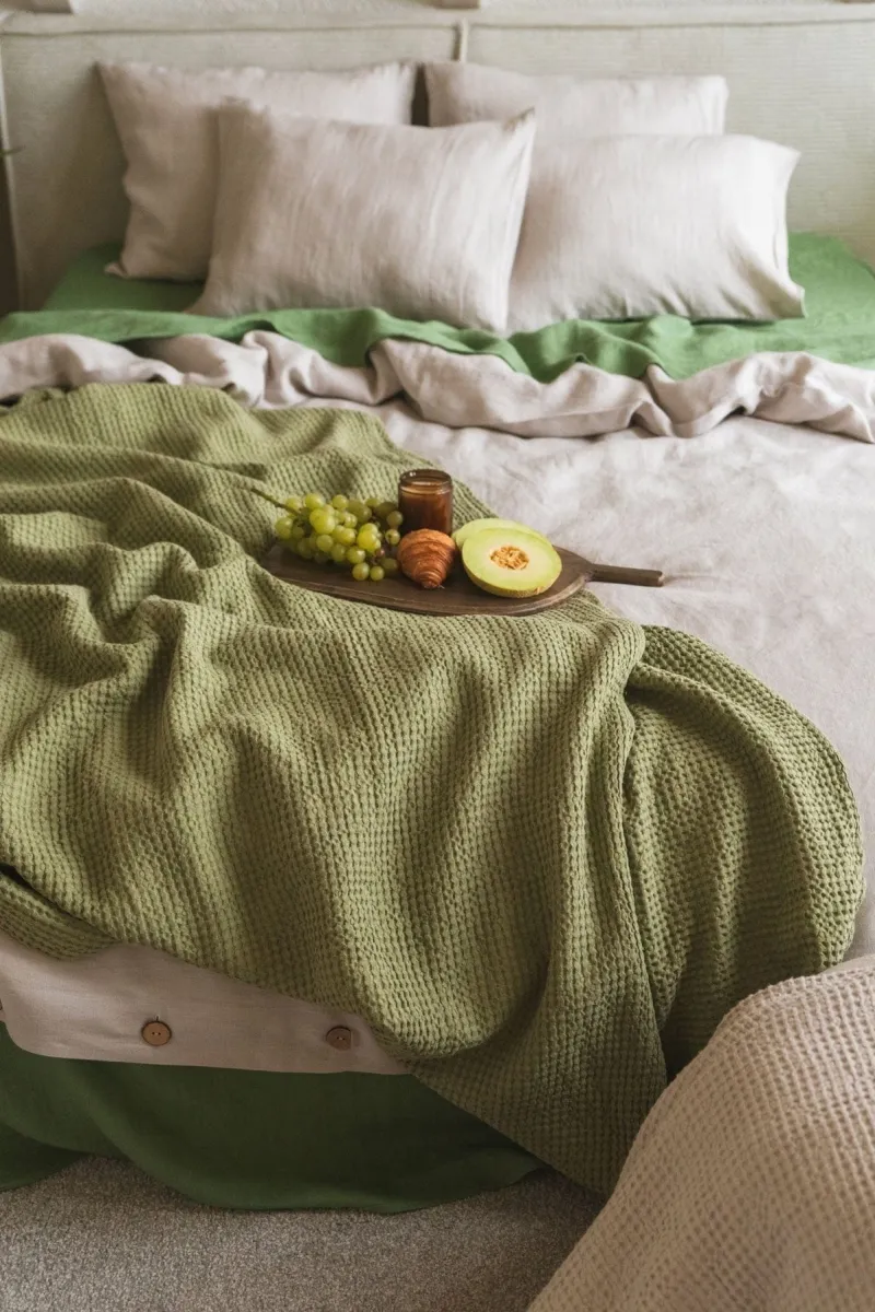 AmourLinen AmourLinen unisex vegan Decke Waffel Moosgrün, Olivgrün, – Produktbild 2 von 2