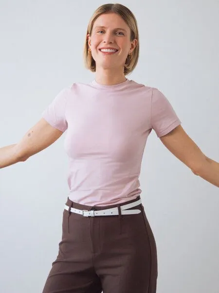 Honest Basics Honest Basics Damen Slim Fit T-Shirt aus Bio- und recycelter Baumwolle, Petal, – Produktbild 1 von 4