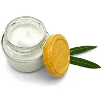 Kleine Auszeit Manufaktur Kleine Auszeit Manufaktur Sheasahne Pur - vegan, palmölfrei und plastikfrei - reichhaltige Bodylotion – Produktbild 1 von 1
