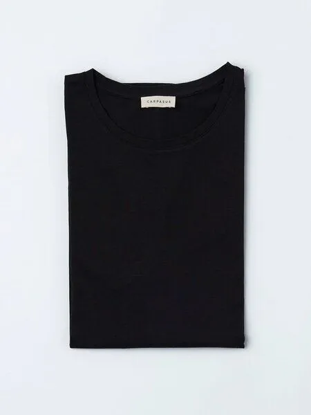 CARPASUS CARPASUS T-Shirt Gandria aus Bio-Baumwolle, Black (schwarz), – Produktbild 4 von 4