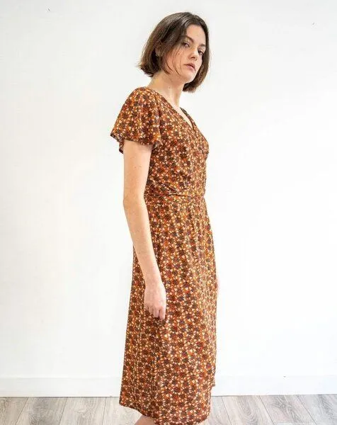Aatise Aatise Wickelkleid Zargot Midi-Länge mit Schmetterlingsärmel, Bedruckt, – Produktbild 2 von 4
