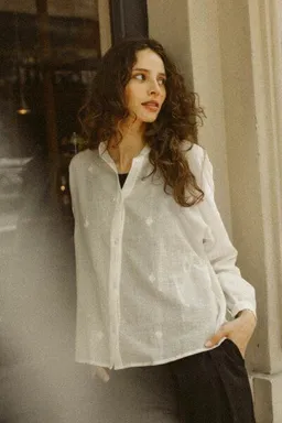 Jyoti - Fair Works Jyoti - Fair Works Bio-Baumwoll Bluse Hawali Jamdani – Produktbild 1 von 1