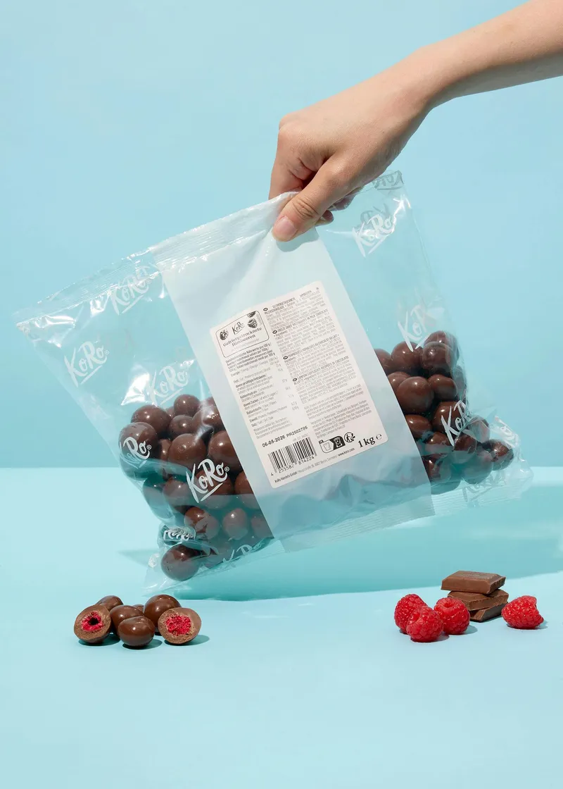 KoRo Gefriergetrocknete Himbeeren in Milchschokolade 1 kg – Produktbild 3 von 5