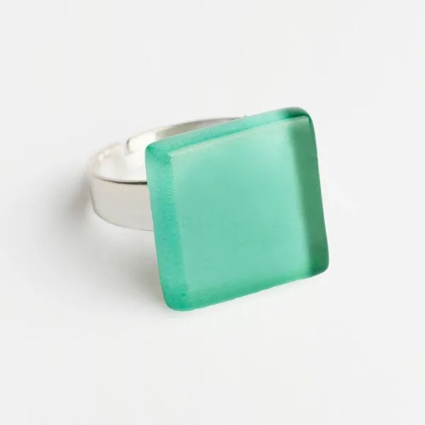 ALEXASCHA ALEXASCHA Minimalistischer Ring aus Glas, klein | PUREFORM, Minzgrün, – Produktbild 1 von 4